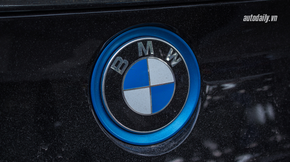 BMW%20i8%20xanh%20(16).JPG