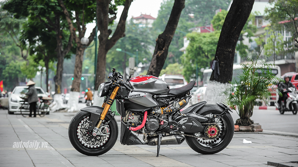 Ducati%201199%20Cafe%20Racer%20Custom%20(28).JPG