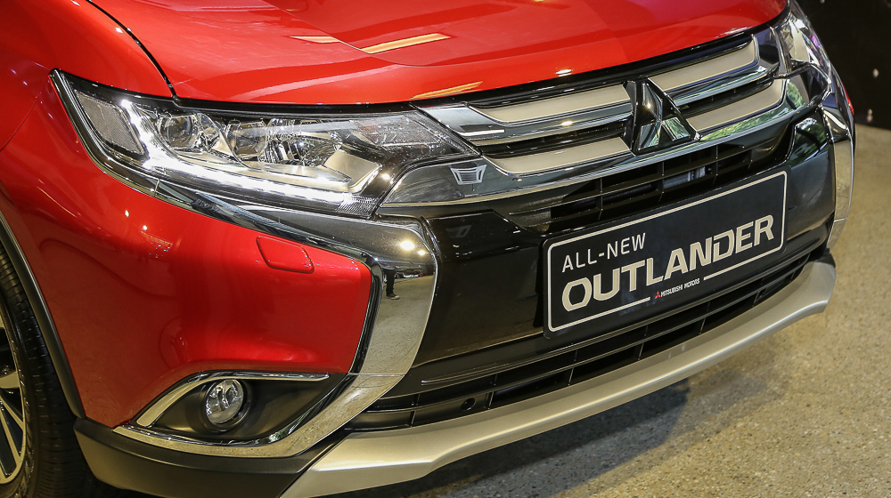 Mitsubishi Outlander 2016 bất ngờ xuất hiện tại Việt Nam
