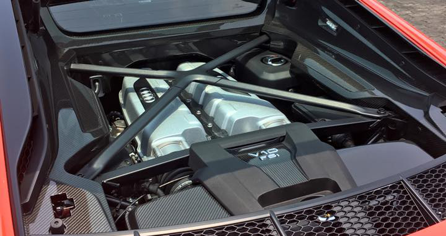 Audi R8 V10 Plus (4).jpg