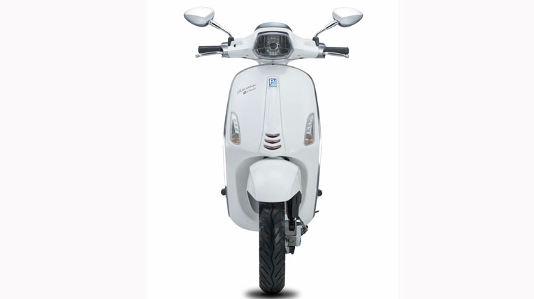 Vespa Primavera lộ phiên bản đèn vuông  Tin mới Ôtô xe máy