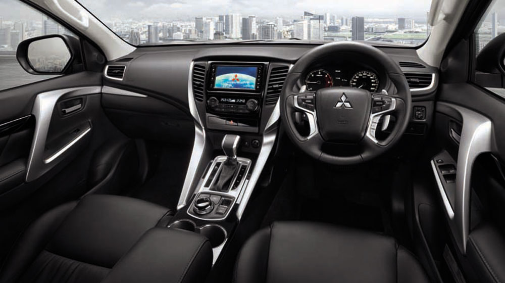 Mitsubishi Pajero Sport 2015 SUV phiên bản mới ra mắt  Kênh Sinh Viên