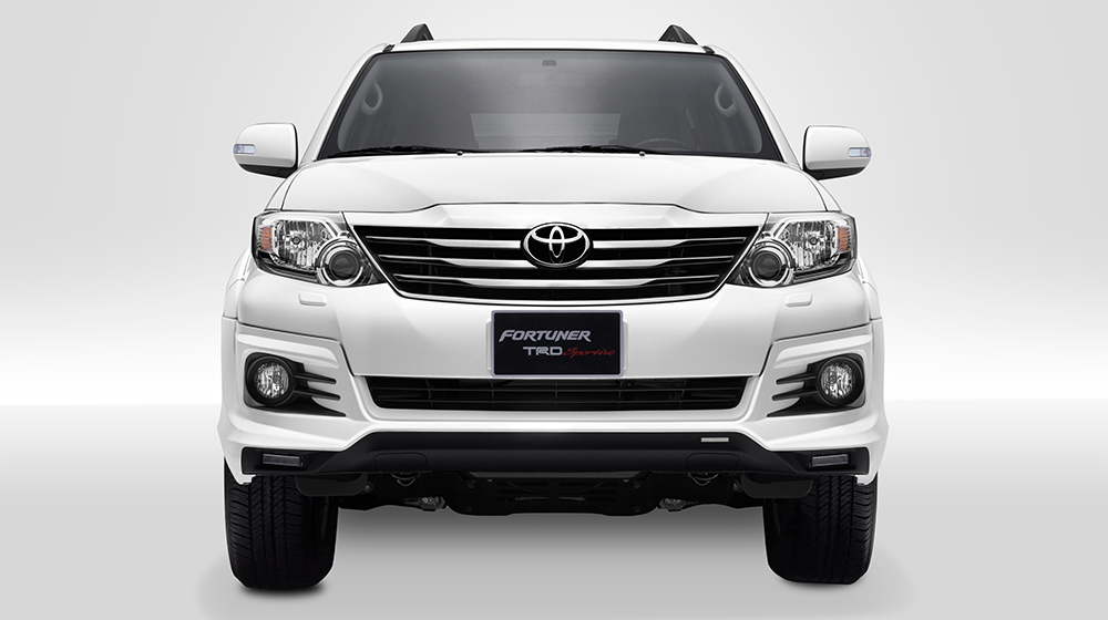 Купить новый фортунер. Toyota Fortuner 2015. Toyota Fortuner TRD. Toyota Fortuner 2015 MT. Тойота фортунер 2015г.